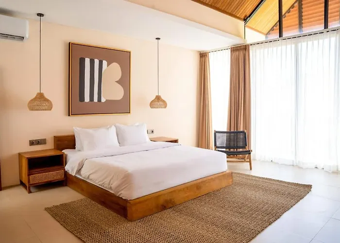 Holiday home Tropical With Pool And Workspace