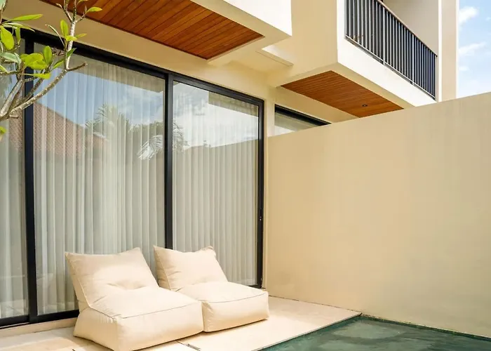 Tropical With Pool And Workspace Holiday home *